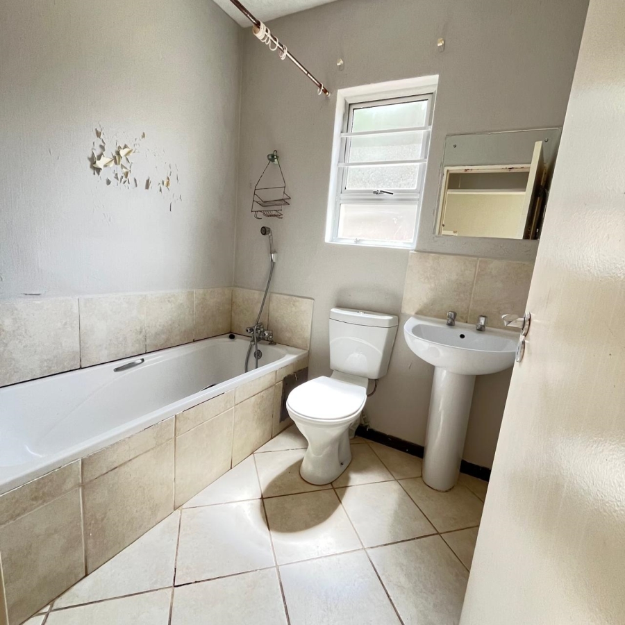 2 Bedroom Property for Sale in Beacon Bay North Eastern Cape